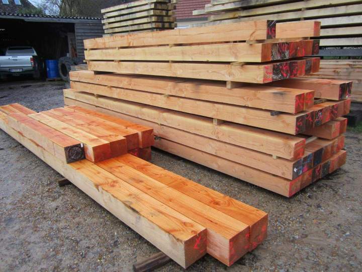 Distributeur de bois de construction Orne